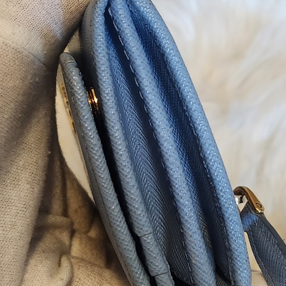 Prada Wallet - Picture 4 of 11